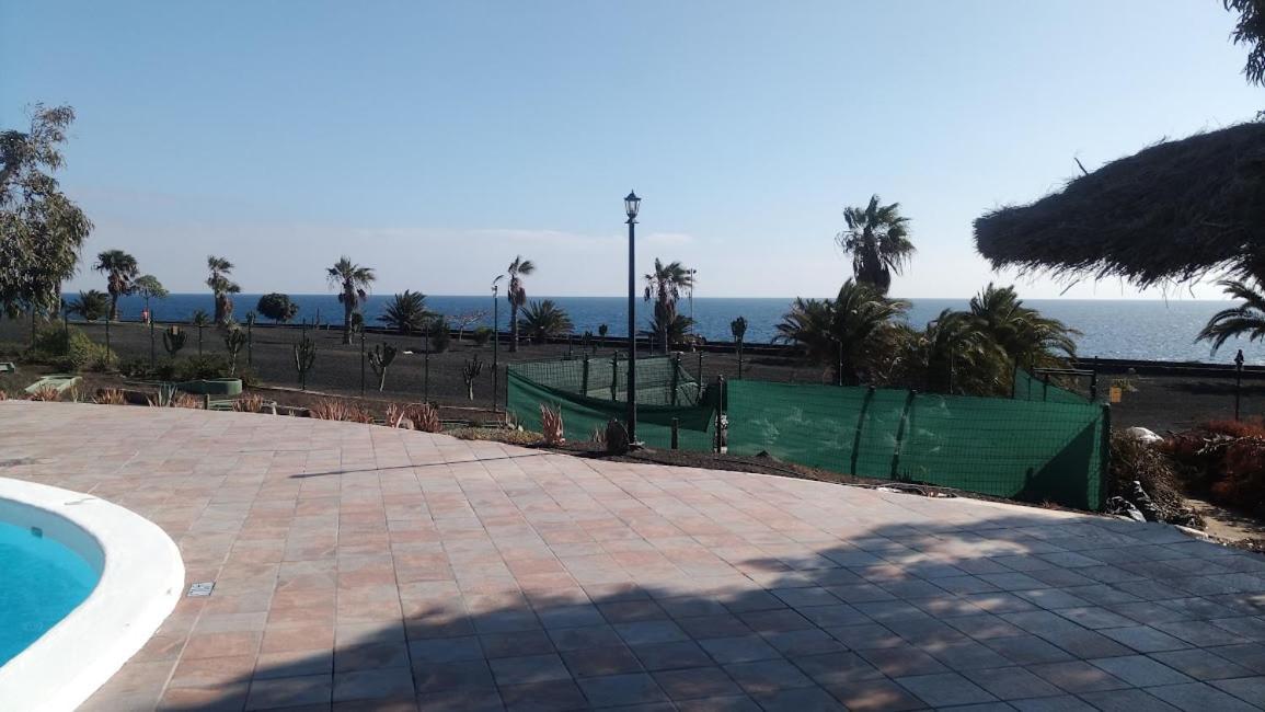 Tuscan Apartment Mit Meerblick Und Terrasse Costa Teguise Extérieur photo